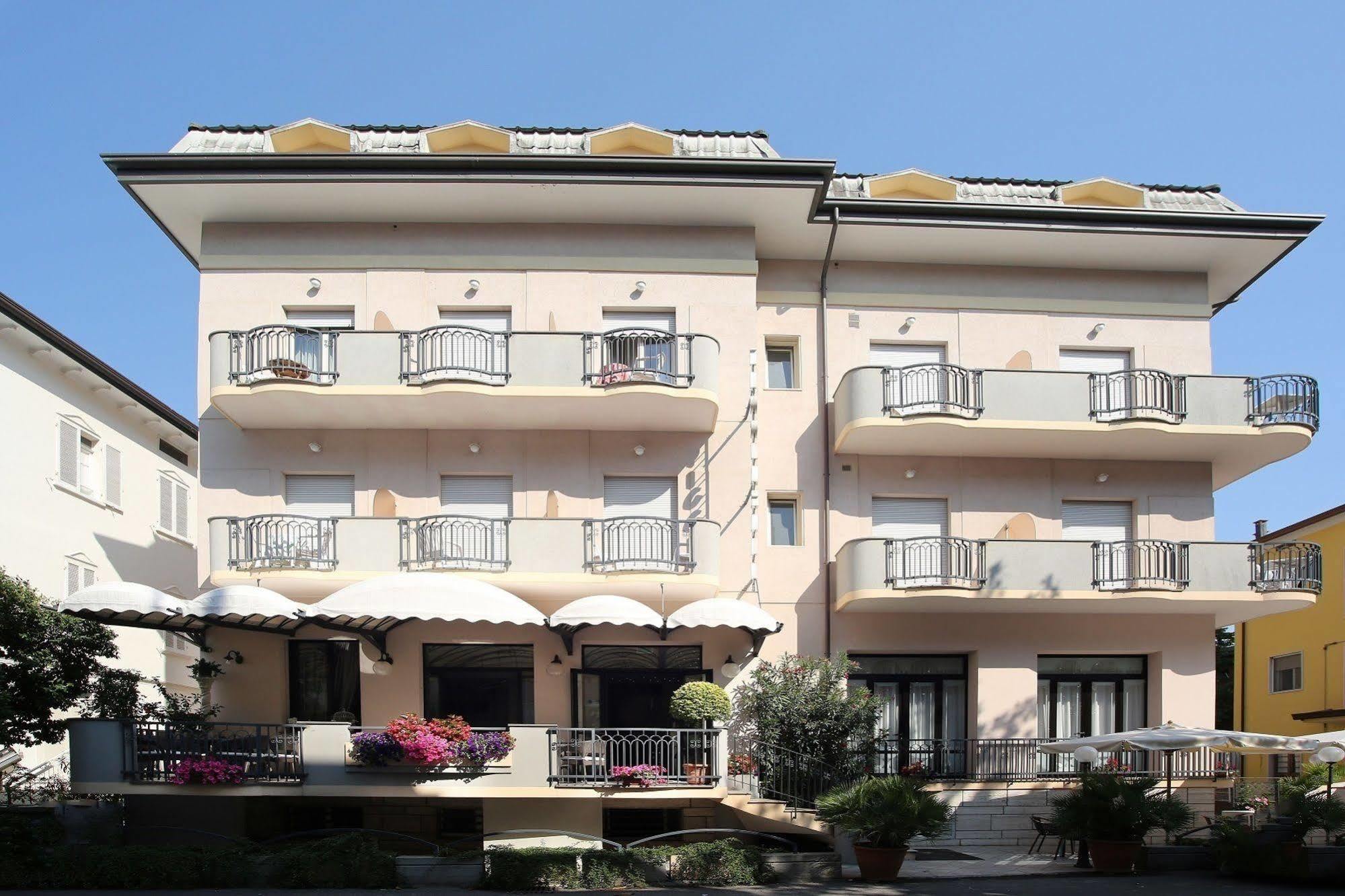 Hotel Piccinelli Rimini Extérieur photo