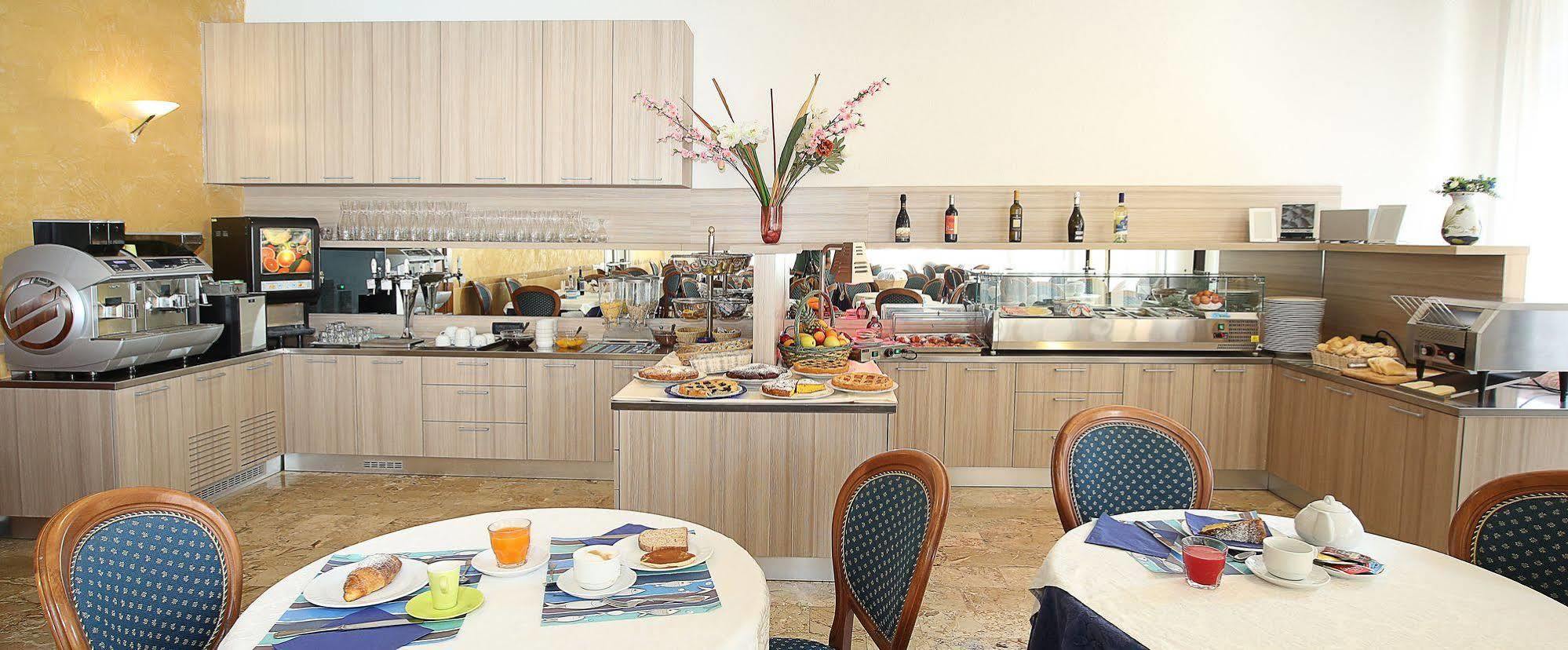 Hotel Piccinelli Rimini Extérieur photo